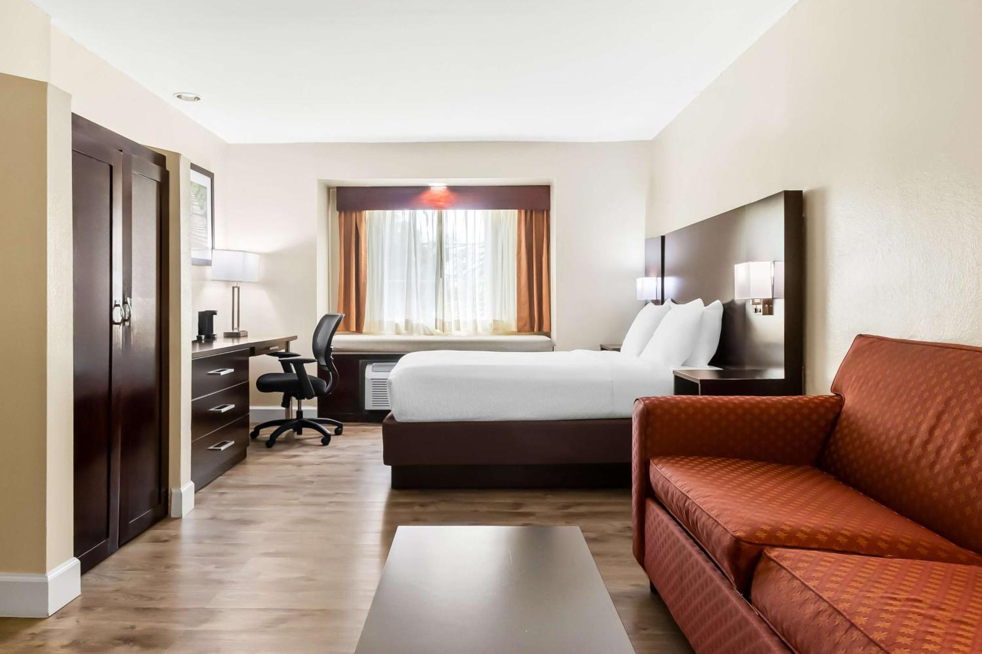 Best Western Patriots Point Mount Pleasant Bagian luar foto